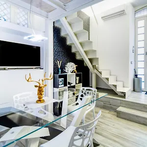Stesicoro Exclusive House דירה
